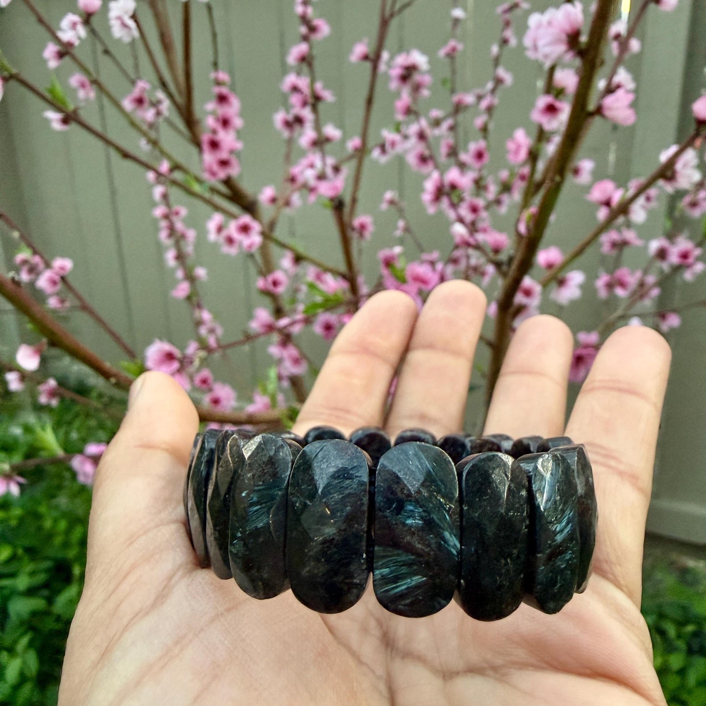 Greenland Nuummite Bracelet 20x10mm Rare Stone, Protection Grounding Crystal, Sorcerer’s Stone