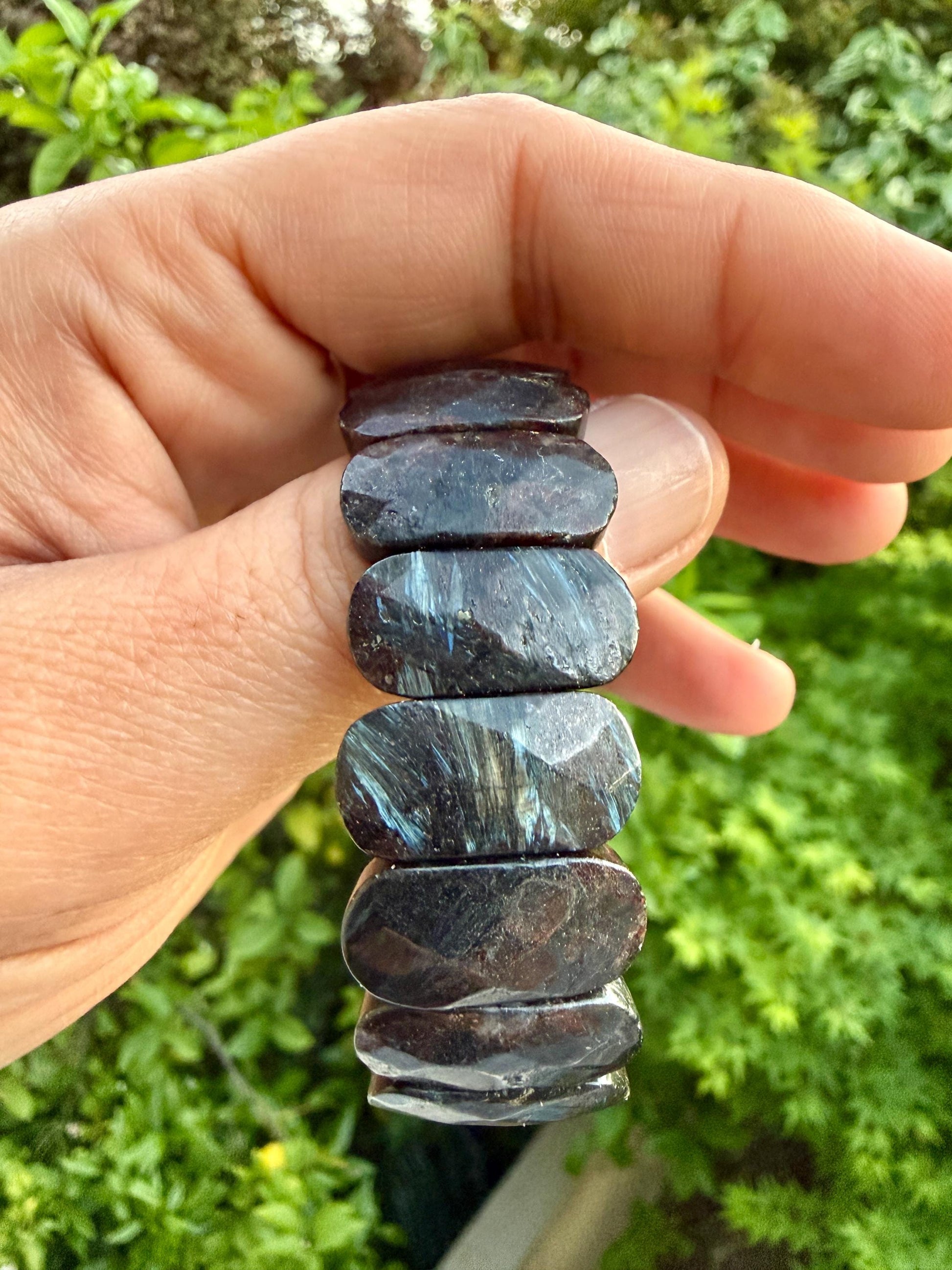 Greenland Nuummite Bracelet 20x10mm Rare Stone, Protection Grounding Crystal, Sorcerer’s Stone