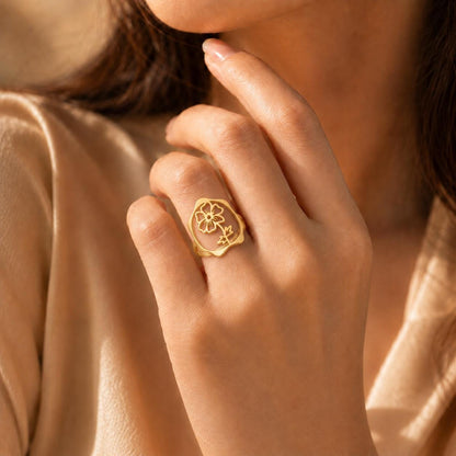 August Poppy Birth Flower Ring — Bloom Month