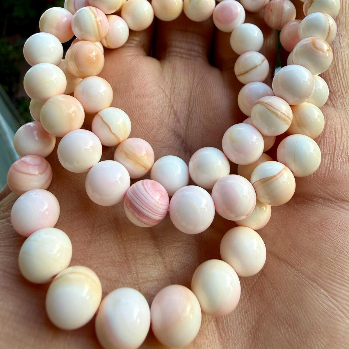 Pink Conch Shell Bracelet — Soft Tide